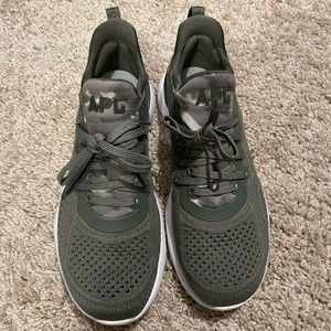 Camo apl techloom tracer sneakers